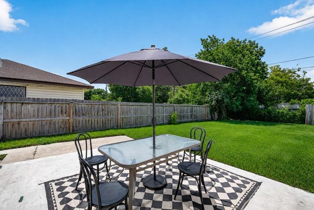 3319 Suiter Way, Pasadena, TX 77503