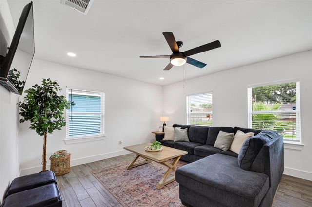 3319 Suiter Way, Pasadena, TX 77503