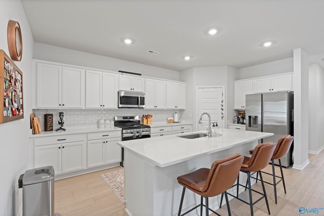 14971 Greenleaf Drive, Athens, AL 35613