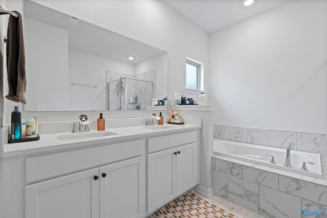 14971 Greenleaf Drive, Athens, AL 35613