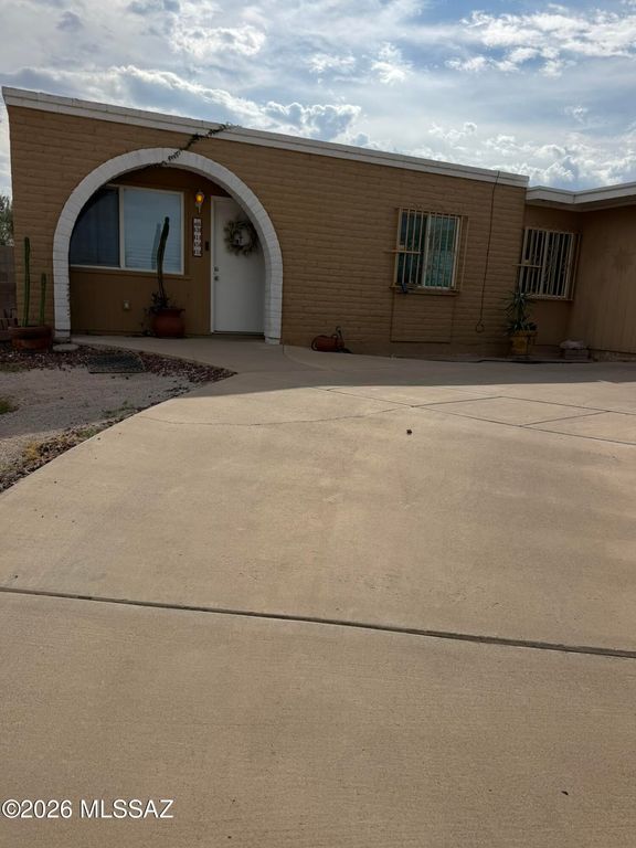 3151 W Calle Canario, Tucson, AZ 85746