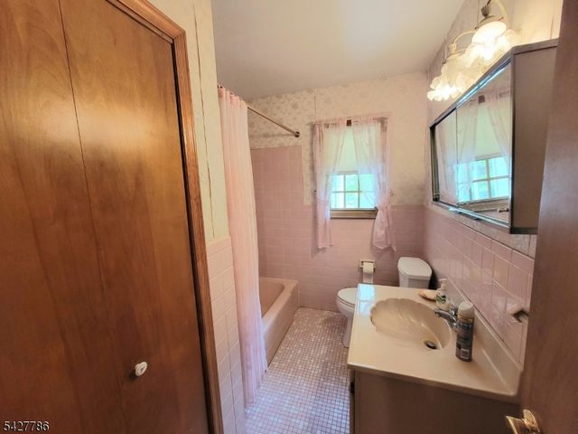 484 Stony Brook Dr, Bridgewater Twp., NJ 08807
