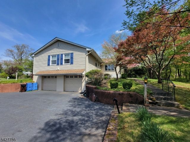 484 Stony Brook Dr, Bridgewater Twp., NJ 08807