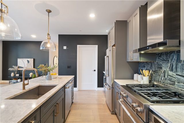 350 Oliver Ave 1002, Pittsburgh, PA 15222