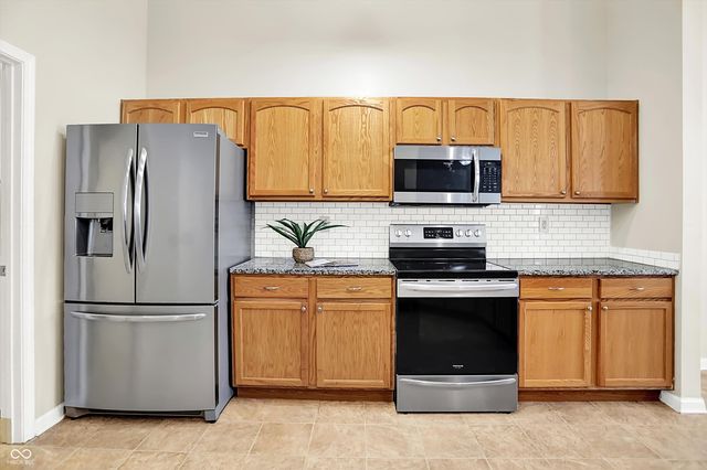 5849 Columbia Circle, Greenwood, IN 46142