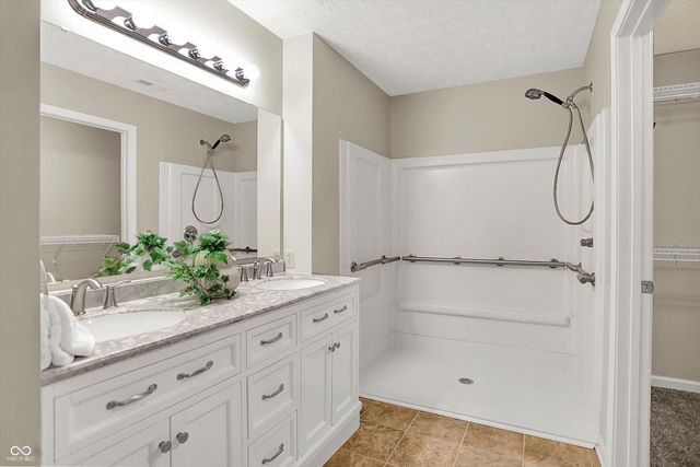 5849 Columbia Circle, Greenwood, IN 46142