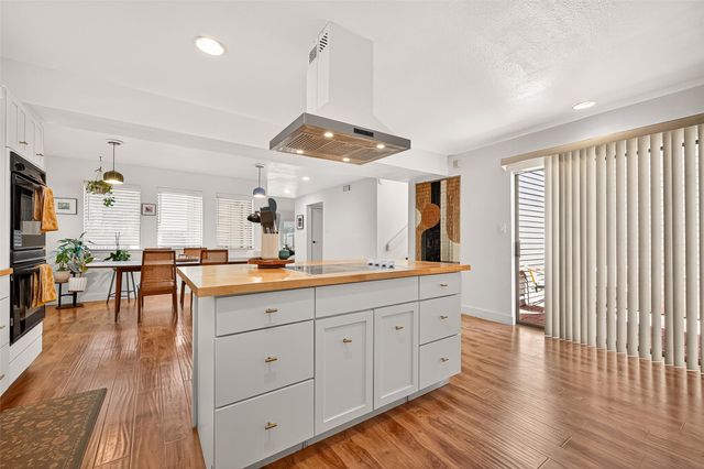 1422 Chardonnay Drive, Houston, TX 77077