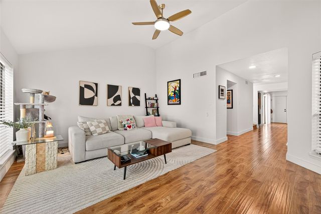 1422 Chardonnay Drive, Houston, TX 77077