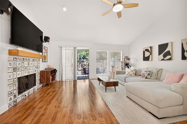 1422 Chardonnay Drive, Houston, TX 77077