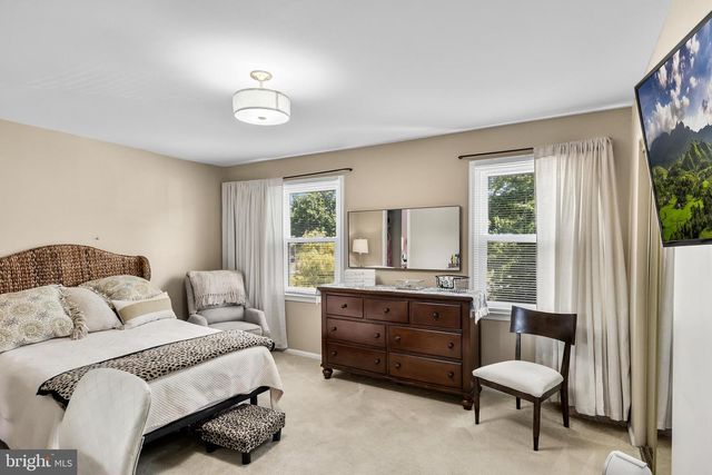 2 DEVONSHIRE RD, Mount Laurel, NJ 08054