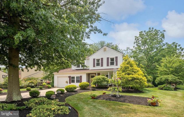 2 DEVONSHIRE RD, Mount Laurel, NJ 08054