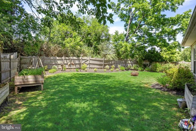 2 DEVONSHIRE RD, Mount Laurel, NJ 08054