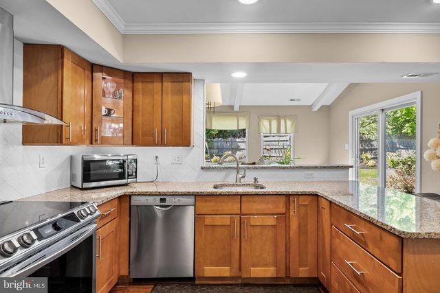 2 DEVONSHIRE RD, Mount Laurel, NJ 08054