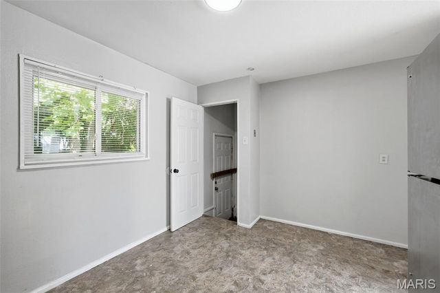 10537 Earl Drive, St Louis, MO 63136