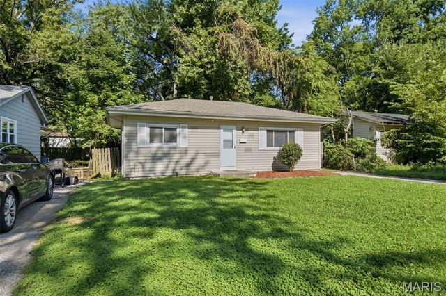 10537 Earl Drive, St Louis, MO 63136