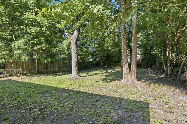 10537 Earl Drive, St Louis, MO 63136