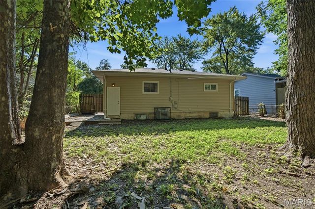 10537 Earl Drive, St Louis, MO 63136