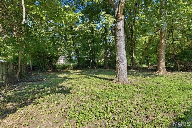 10537 Earl Drive, St Louis, MO 63136