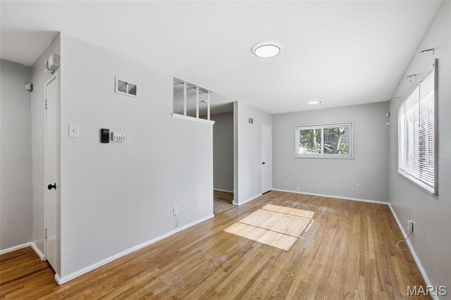 10537 Earl Drive, St Louis, MO 63136