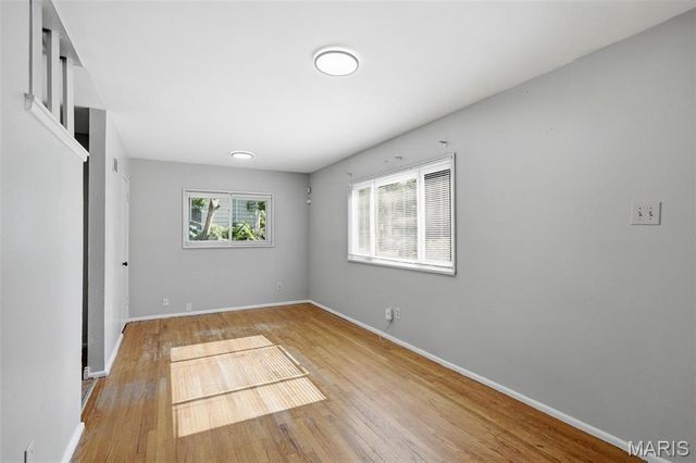10537 Earl Drive, St Louis, MO 63136