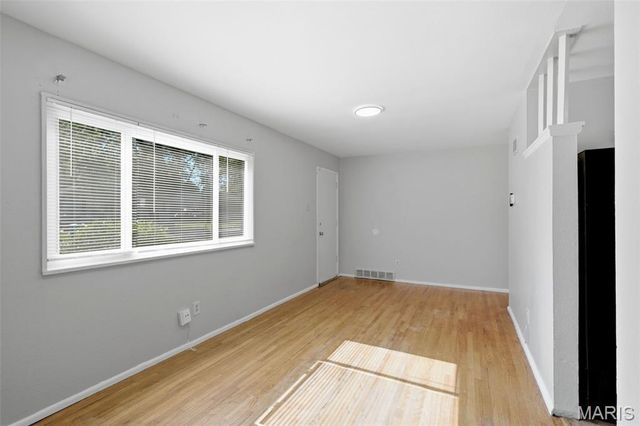 10537 Earl Drive, St Louis, MO 63136