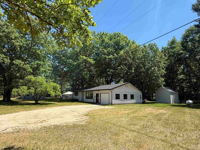 182 E M-61 Highway, Gladwin, MI 48624