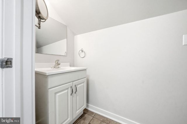 126 TOMLIN STATION RD, Gibbstown, NJ 08027