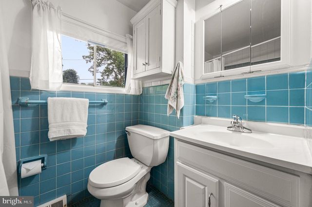 41 CAMELOT DR, Plymouth Meeting, PA 19462