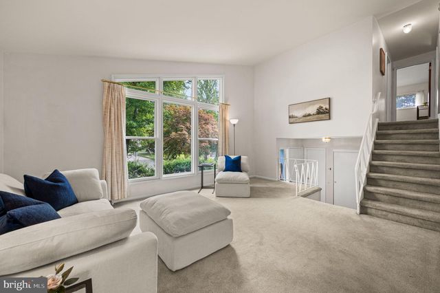 41 CAMELOT DR, Plymouth Meeting, PA 19462