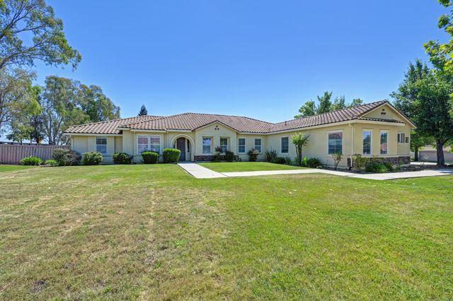 8001 Stallion Way, Sacramento, CA 95830
