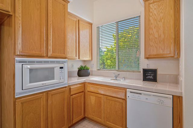8001 Stallion Way, Sacramento, CA 95830
