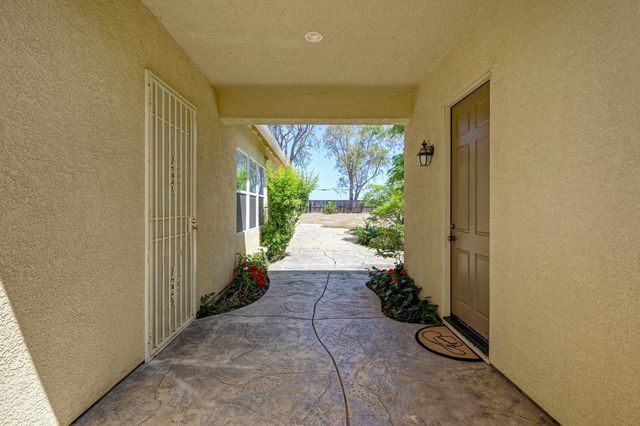 8001 Stallion Way, Sacramento, CA 95830