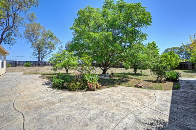 8001 Stallion Way, Sacramento, CA 95830
