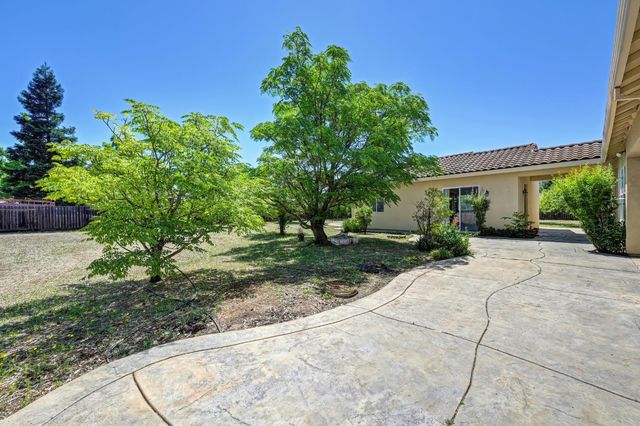 8001 Stallion Way, Sacramento, CA 95830