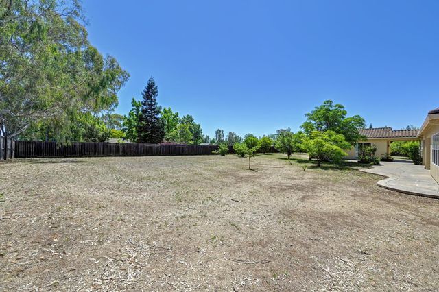 8001 Stallion Way, Sacramento, CA 95830