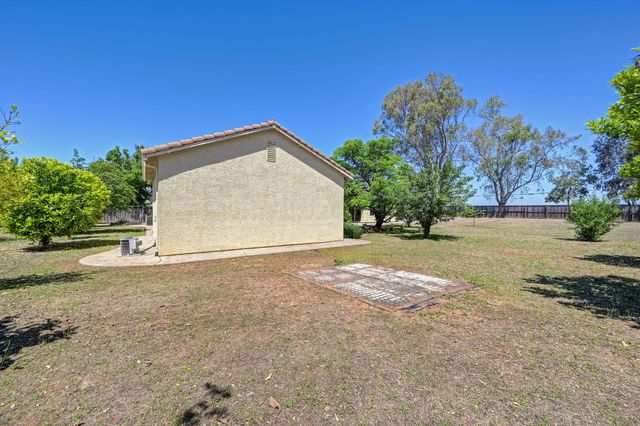 8001 Stallion Way, Sacramento, CA 95830