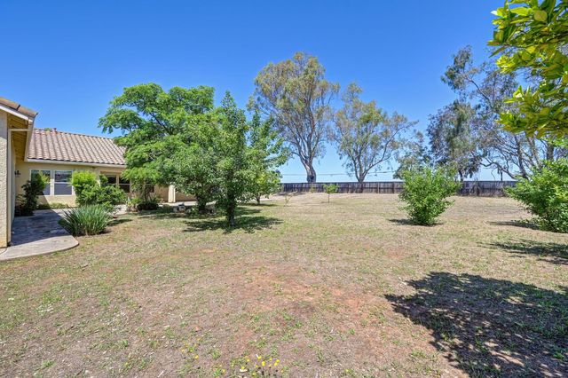 8001 Stallion Way, Sacramento, CA 95830