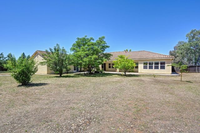8001 Stallion Way, Sacramento, CA 95830
