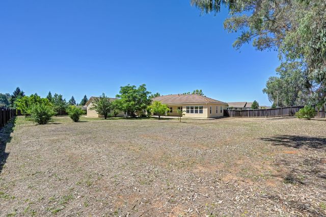 8001 Stallion Way, Sacramento, CA 95830