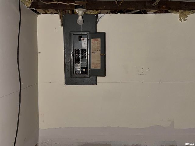 1311 N 9TH Street, Quincy, IL 62301