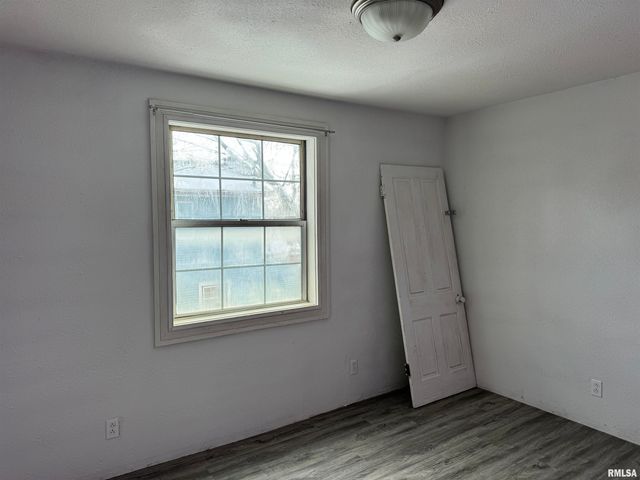 1311 N 9TH Street, Quincy, IL 62301