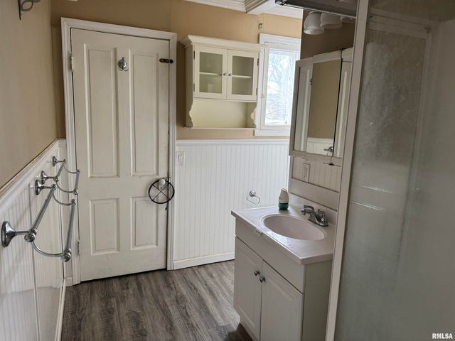 1311 N 9TH Street, Quincy, IL 62301