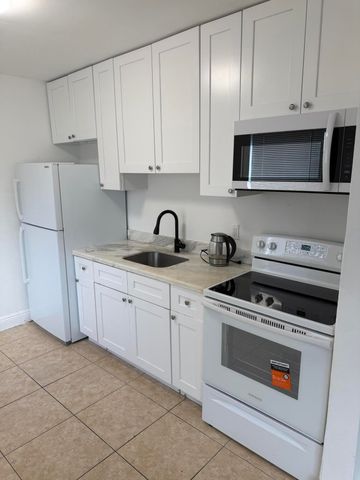 760 NW 4TH Street 2, Hallandale Beach, FL 33009