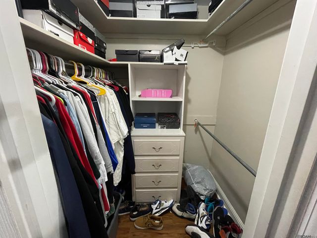 633 Woodcliff Dr, Baton Rouge, LA 70815