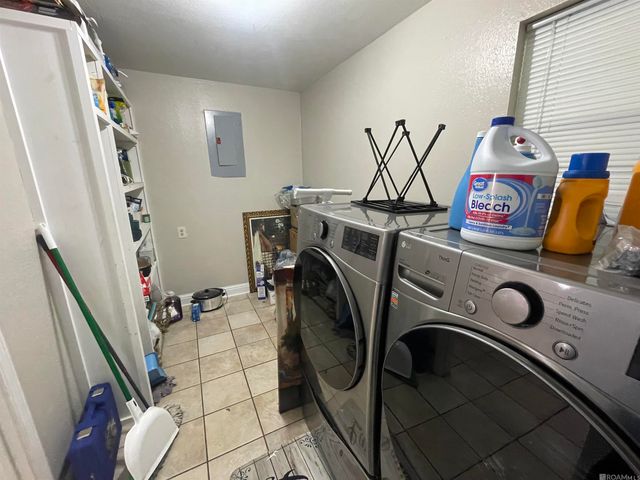 633 Woodcliff Dr, Baton Rouge, LA 70815