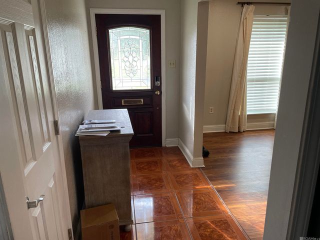 633 Woodcliff Dr, Baton Rouge, LA 70815