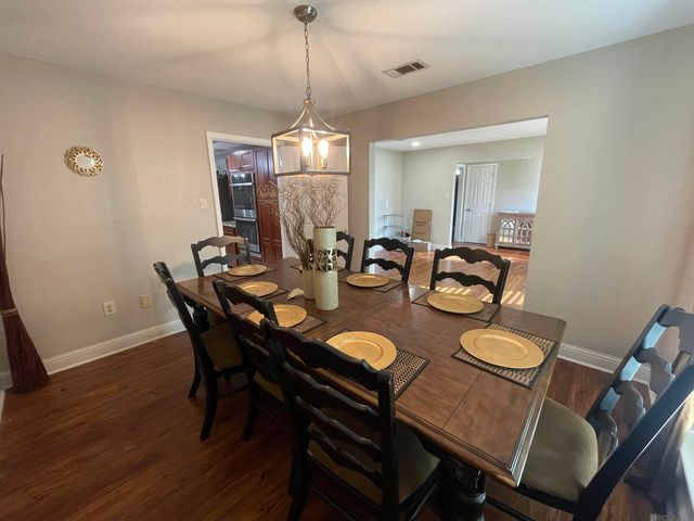 633 Woodcliff Dr, Baton Rouge, LA 70815