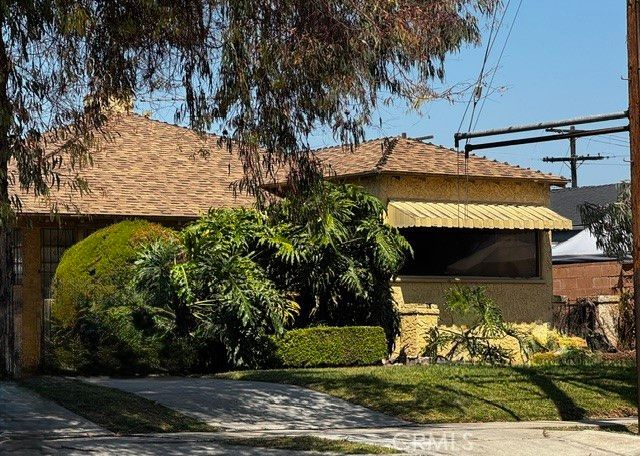 10815 S Hoover, Los Angeles, CA 90044