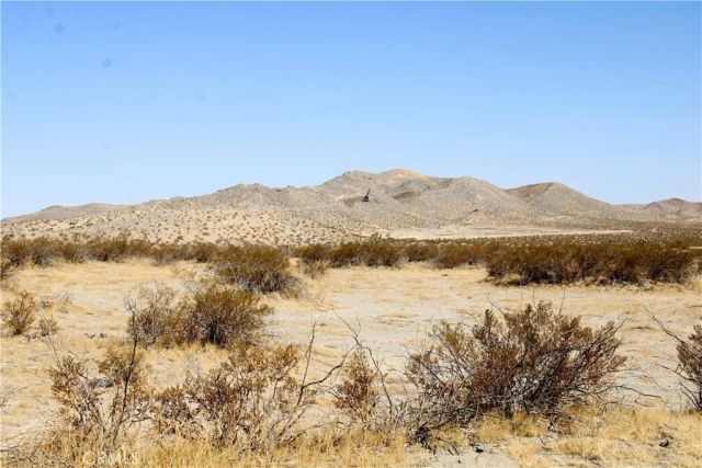 20 Skyranch, Adelanto, CA 92301