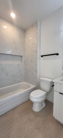 1033 North Ln Lane B, Houston, TX 77088